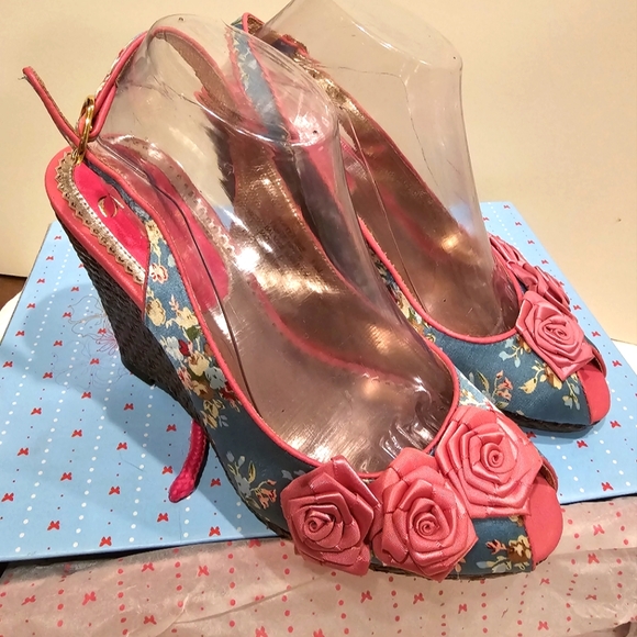 Poetic Licence Shoes - Poetic Licence Softer side green sorbet Peep Slingback Wedge 8.5M New in Box